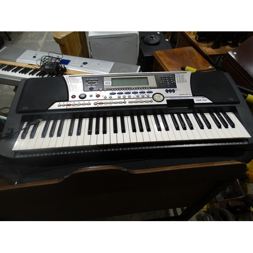 625 - A Vintage Yamaha PSR-550 Keyboard