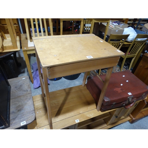 735 - A Childs School Desk