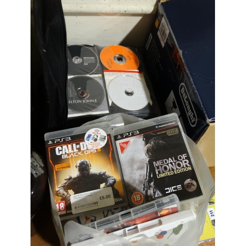 A Qty Of Computer Games & Discs
