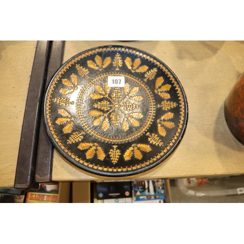 A CIRCULAR RUSSIAN STRAW WORK PLATE