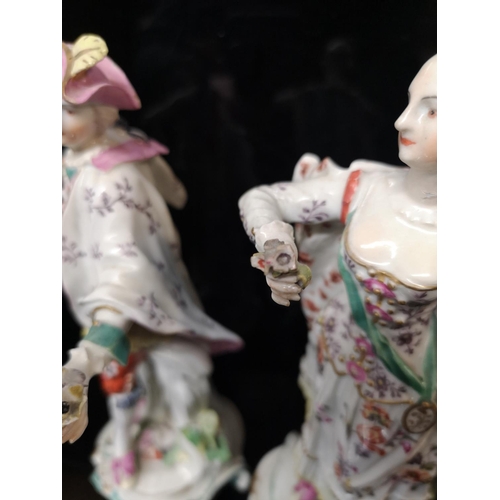 362 - DERBY, A PAIR OF PORCELAIN FIGURES OF RANELAGH DANCERS, CIRCA 1765
Both with an arm extended and hol... 