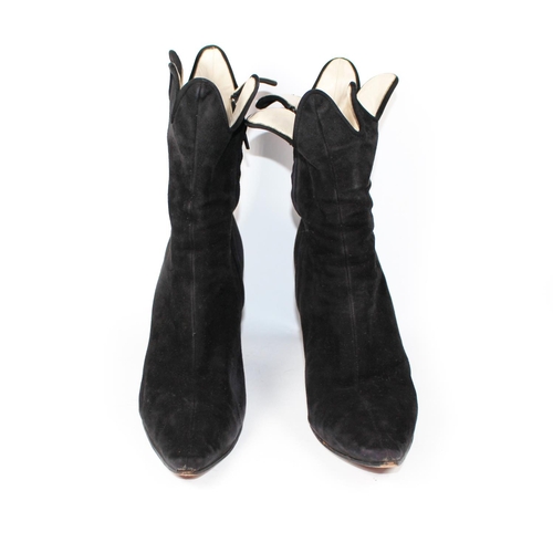 190 - VIVENNE WESTWOOD, BLACK SUEDE ANKLE BOOTS 
With side zip, scalloped edge and pointed toe (size 39).
... 