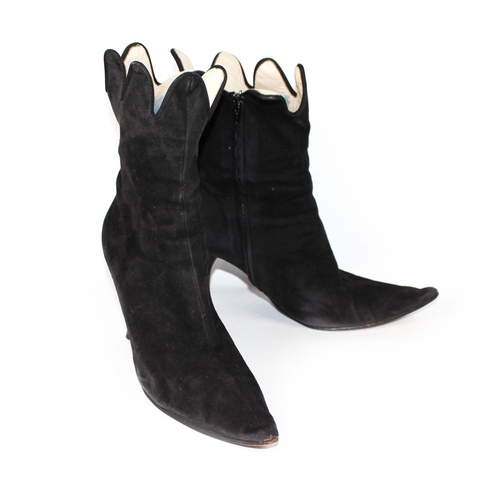 190 - VIVENNE WESTWOOD, BLACK SUEDE ANKLE BOOTS 
With side zip, scalloped edge and pointed toe (size 39).
... 