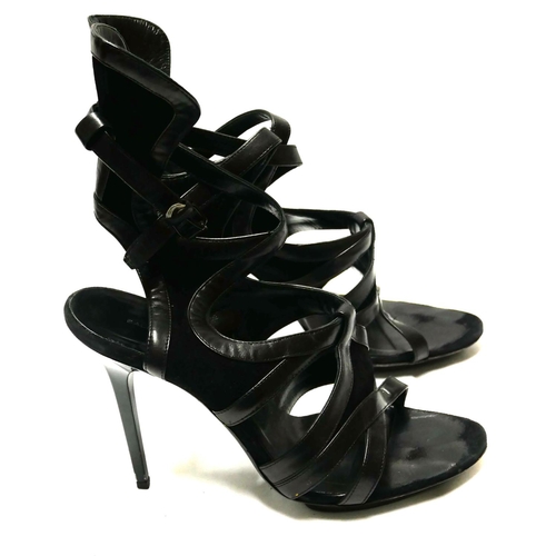 178 - BALENCIAGA, A PAIR OF BLACK LEATHER AND SUEDE OPEN TOE STRAP WORK HEELS
(size 39).

Condition: B