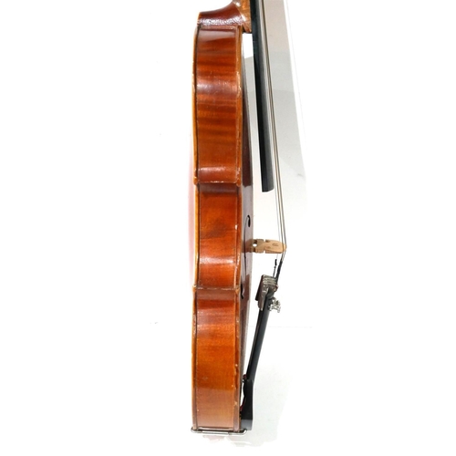 600 - JOANNES BAPTIST HAVELAR WIEN, 1930, AN EARLY 20TH CENTURY VIOLIN AND BOW
Bearing internal label, cas... 