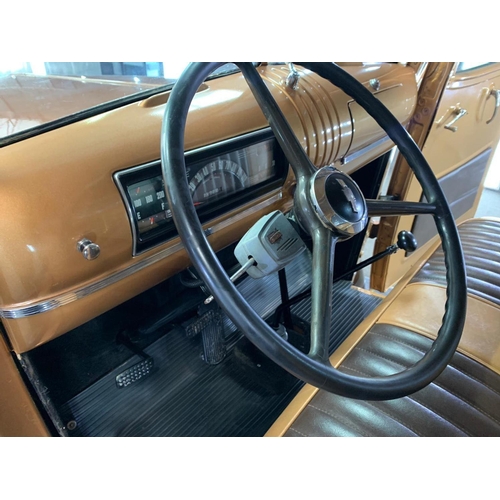 804 - A 1943 CHEVROLET PICK UP TRUCK
Classic American vehicle, two tone metallic paint, mileage 6,000.

Co... 