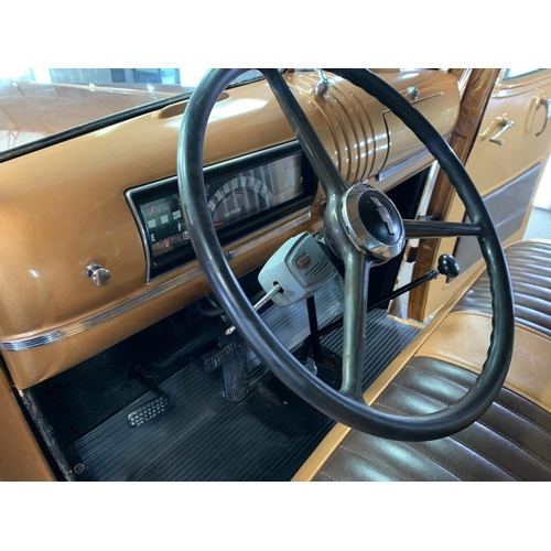 804 - A 1943 CHEVROLET PICK UP TRUCK
Classic American vehicle, two tone metallic paint, mileage 6,000.

Co... 