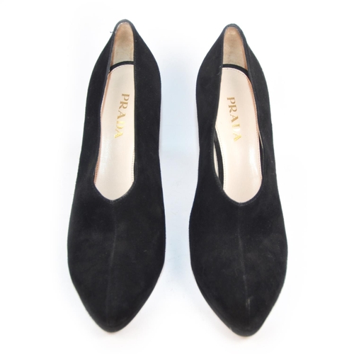 706 - PRADA, BLACK SUEDE HEELS
Simplistic design with rounded toe (size 39).
(heel 12cm)
