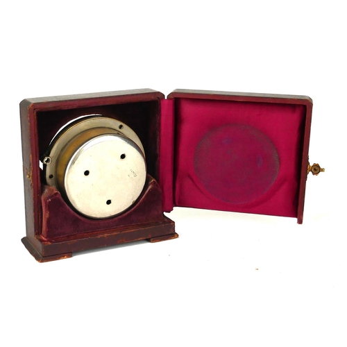 781 - AN EARLY 20TH CENTURY VINTAGE CAR DASHBOARD CLOCK
Circular dial with Arabic number markings, in fitt... 