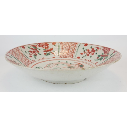 264 - A CHINESE SWATOW WARE PORCELAIN CHARGER DISH
Having hand painted decoration and sectional trellis bo... 