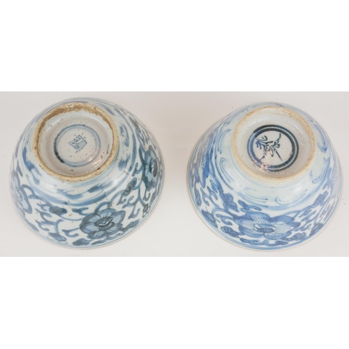 292 - A PAIR OF 18TH CENTURY CHINESE BLUE AND WHITE PORCELAIN BOWLS
Hand painted with floral decoration an... 