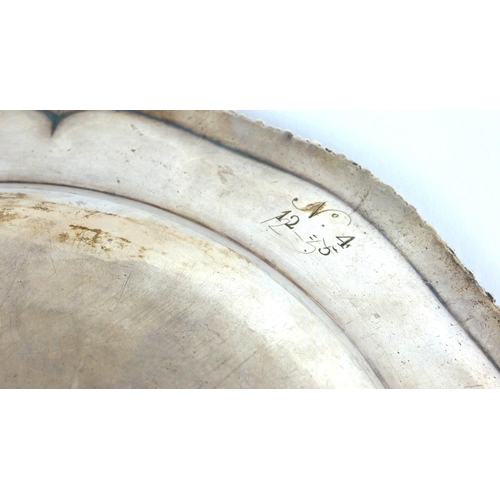 286 - A PAIR OF GEORGIAN SILVER DINNER PLATES
Having gadrooned decoration to border, hallmarked Francis Bu... 