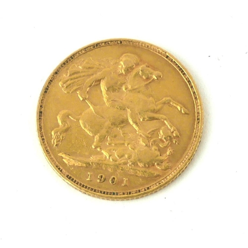 376 - A VICTORIAN 22CT GOLD HALF SOVEREIGN COIN, DATED 1901
With George and Dragon to reverse. 
(approx 1.... 