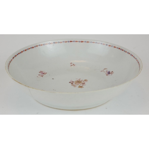 499A - A COLLECTION OF EARLY 19TH CENTURY NEWHALL 'BAT PRINTED' PORCELAIN
Comprising three shallow bowls wi... 