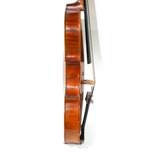 466A - JOANNES BAPTIST HAVELAR WIEN, 1930, AN EARLY 20TH CENTURY VIOLIN AND BOW
Bearing internal label, cas... 