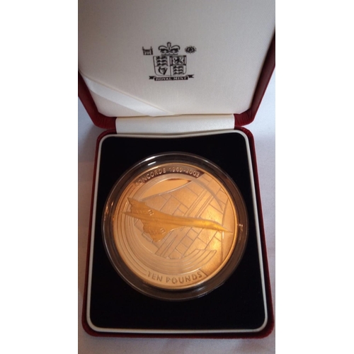 113 - CONCORDE, A SILVER 5OZ COMMEMORATIVE TEN POUND PROOF COIN
In a protective capsule, fitted box and ce... 