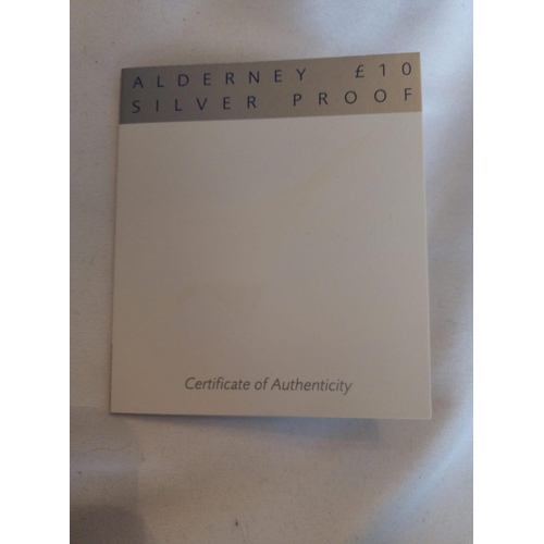 113 - CONCORDE, A SILVER 5OZ COMMEMORATIVE TEN POUND PROOF COIN
In a protective capsule, fitted box and ce... 