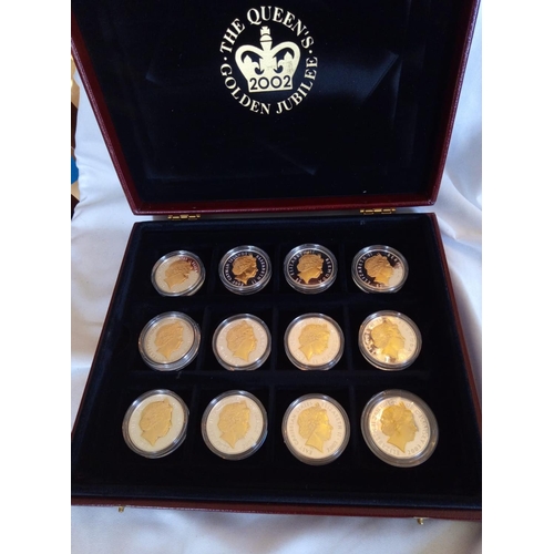 124 - FIFTEEN SILVER 1OZ COMMEMORATIVE PROOF COINS
2002 Jubilee and 2003, various designs, in protective c... 