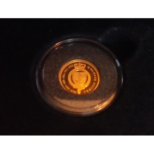 14 - A 24CT GOLD QUARTER GUINEA PROOF COIN, DATED 2013, WORLD’S FIRST QUEEN ELIZABETH II, PURE 24CT GOLD ... 