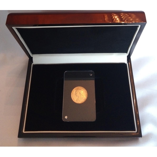 18 - A 22CT GOLD QUEEN VICTORIA FULL SOVEREIGN, DATED 1897
With a veiled head and George and Dragon, in a... 