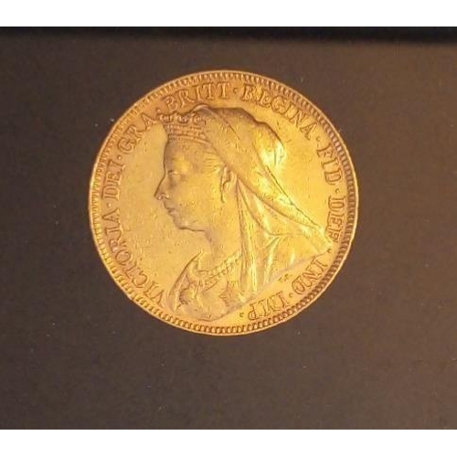 18 - A 22CT GOLD QUEEN VICTORIA FULL SOVEREIGN, DATED 1897
With a veiled head and George and Dragon, in a... 