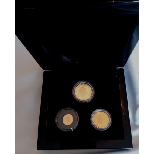 66 - A 22CT GOLD THREE COIN PROOF COIN SET, DATED 2012 
Diamond Jubilee double portrait, full sovereign, ... 