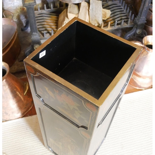 661 - A EARLY/MID 20TH CENTURY ART DECO DESIGN LACQUERED PEDESTAL PLANTER
The panels individually decorate... 