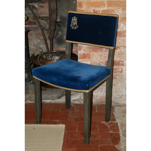 663 - A QUEEN ELIZABETH II SILVER JUBILEE REPLICA PEER'S CHAIR
As used for the coronation, manufactured by... 