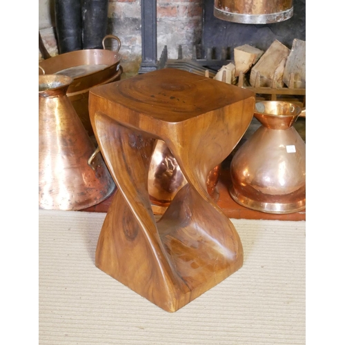 668 - A 20TH CENTURY SOLID WALNUT JARDINIÈRE STAND
On a pierced twist base.
(29.5cm x 29.5cm x 50cm)