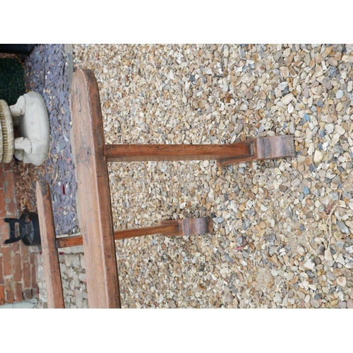 668 - A 20TH CENTURY SOLID WALNUT JARDINIÈRE STAND
On a pierced twist base.
(29.5cm x 29.5cm x 50cm)