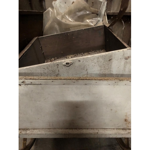 679 - AN EDWARDIAN WOODEN TRADESMANS COVERED HAND CART
Light grey painted finish, iron bound spoke wheels.... 