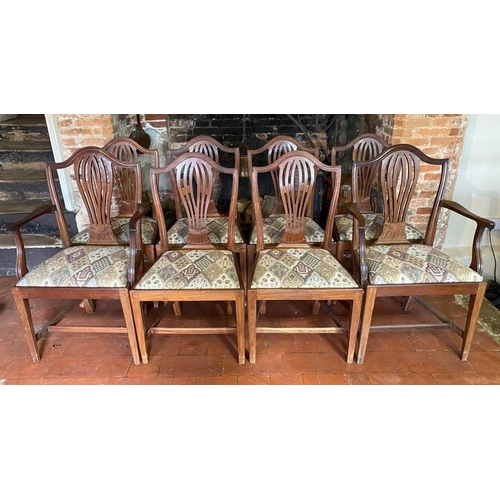 686 - A SET OF EIGHT INCLUDING TWO CARVERS REGENCY STYLE MAHOGANY DINING CHAIRS
With pierced vase splat ba... 