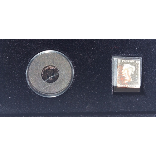 69 - AN UNUSUAL 24CT PENNY BLACK GOLD COIN AND STAMP PROOF SET, THE PENNY BLACK 170TH ANNIVERSARY STAMP A... 
