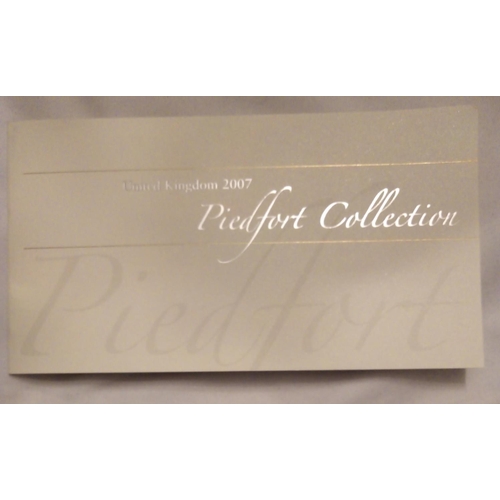 78 - A SILVER FIVE COIN PIEDFORT PROOF SET, DATED 2007
Comprising a five pound coin, two pound coin x2, o... 