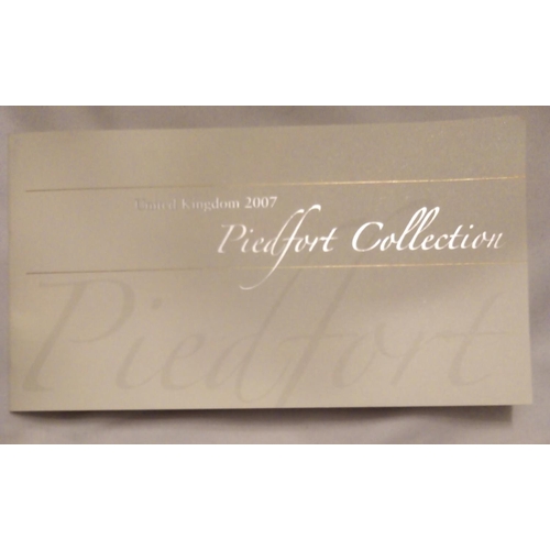 78 - A SILVER FIVE COIN PIEDFORT PROOF SET, DATED 2007
Comprising a five pound coin, two pound coin x2, o... 