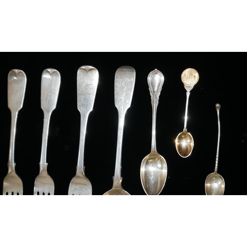 91a - A COLLECTION OF GEORGIAN AND  LATER SILVER FLATWARE
Including a pair of dinner forks, hallmarked Lon... 