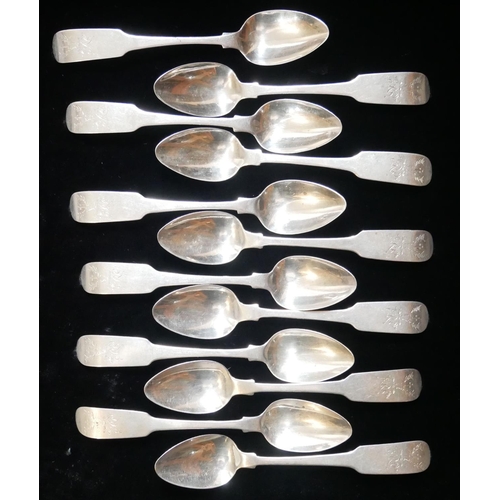 93a - A SET OF  TWELVE GEORGIAN IRISH SILVER TEASPOONS
Fiddle pattern, hallmarked EB Dublin. 
(approx 14cm... 