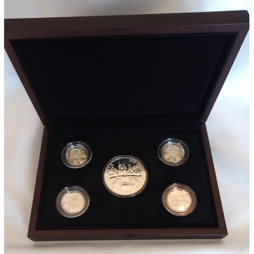 96 - A SILVER COMMEMORATIVE FIVE COIN PROOF SET, DATED 2011
Complete with certificate of authenticity. 
(... 