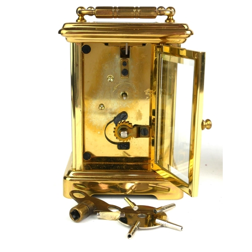 491 - LONDON CLOCK COMPANY, A 20TH CENTURY GILT BRASS CARRIAGE CLOCK
Having a single carry handle, visual ... 