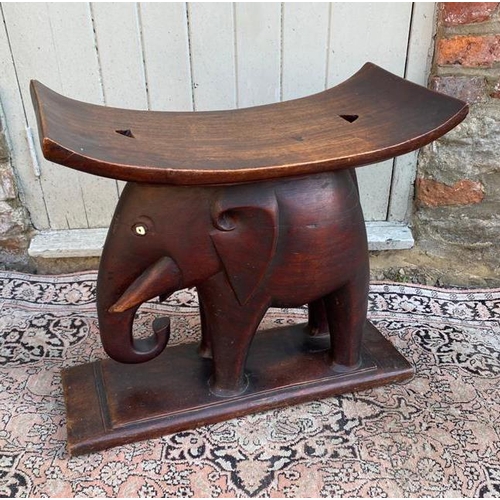 532 - AN AFRICAN TRIBAL EBONISED WOOD ELEPHANT SEAT/STAND
Raised on a rectangular base.
(h 45cm x length 5... 