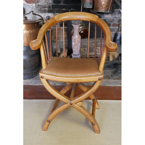 732 - A 19TH CENTURY SATINWOOD FLOORSTANDING OPEN BOOKCASE
With graduating shelves and lower drawer, stand... 