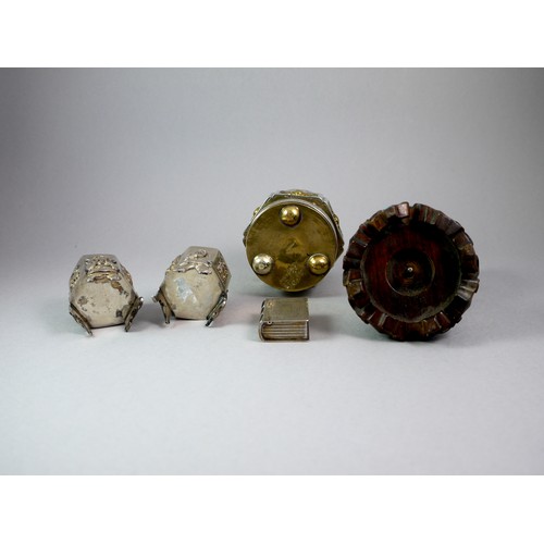 440 - A GROUP OF CHINESE EXPORT SILVER ITEMS
Comprising a horn of plenty, wood stand, a pair of salts with... 