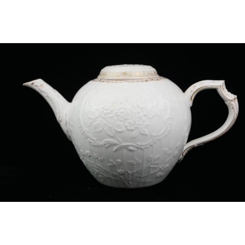 133 - ROYAL BERLIN WORKS, KŐNIGLISCHE PORZELLAN MANUFAKTUR, A LATE 19TH CENTURY BLANC DE CHINE BULBOUS TEA... 