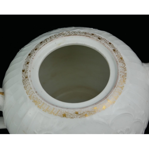 133 - ROYAL BERLIN WORKS, KŐNIGLISCHE PORZELLAN MANUFAKTUR, A LATE 19TH CENTURY BLANC DE CHINE BULBOUS TEA... 