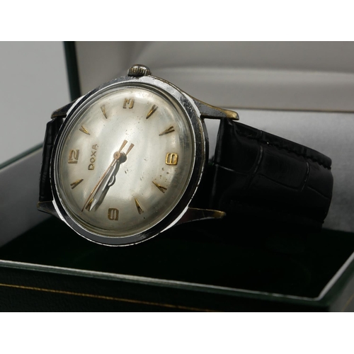 27 - DOXA, A VINTAGE STAINLESS STEEL GENT’S WRISTWATCH
Silver tone dial with Arabic number markings, anti... 