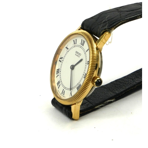 34 - SEIKO, A GOLD PLATED LADIES’ WATCH WITH A SAPPHIRE WINDER
Roman number markings, Quartz movement, on... 