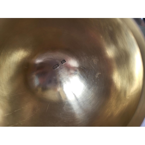 55 - A LATE 19TH/EARLY 20TH CENTURY IMPERIAL RUSSIAN GILDED SILVER CLOISONNÉ ENAMELLED EGG FORM BONBONNIE... 