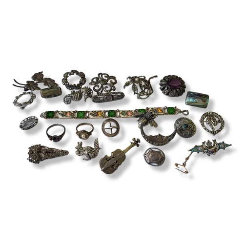 15a - A COLLECTION OF VINTAGE SILVER AND MARCASITE JEWELLERY
to include a seahorse and bumblebee, together... 