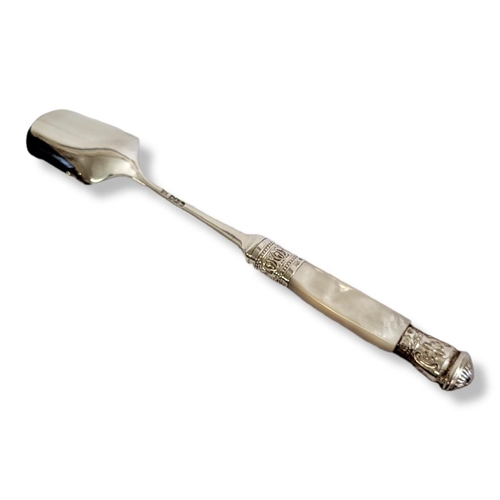 26 - A VINTAGE SILVER AND MOTHER OF PEARL STILTON SCOOP
Georgian design, with mother of pearl handle, sil... 