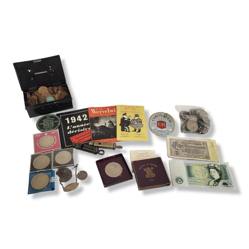 35 - A MIXED COLLECTION OF EARLY 20TH CENTURY CUPRO NICKEL AND BRONZE COINS
Comprising a 1951 Festival of... 